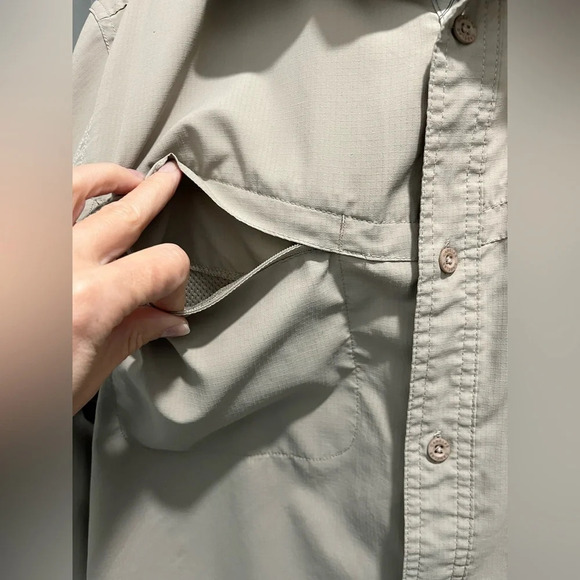 CABELA'S tan Insect Defense UV Protection Caped Back mens size large button down - Picture 3 of 10